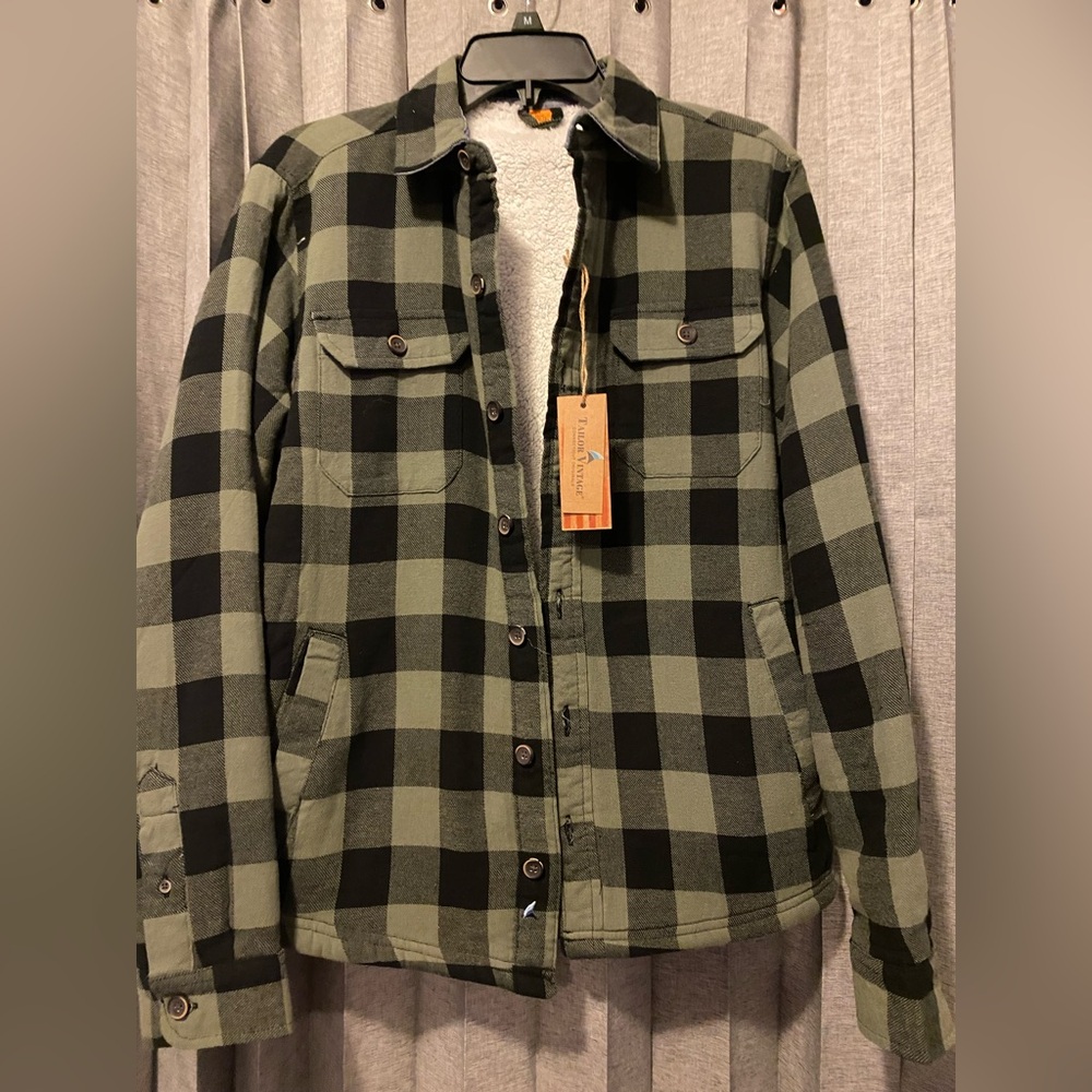 Men’s Shirt Jacket Black and Green Plaid Size Small